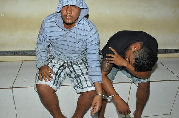 Dupla é presa com droga e dinheiro