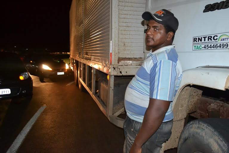 Engavetamento de cinco carros para trânsito na BR 364