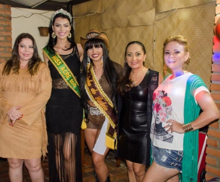 FOTO 1 LEGENDA 09-RAINHA DO RODEIO