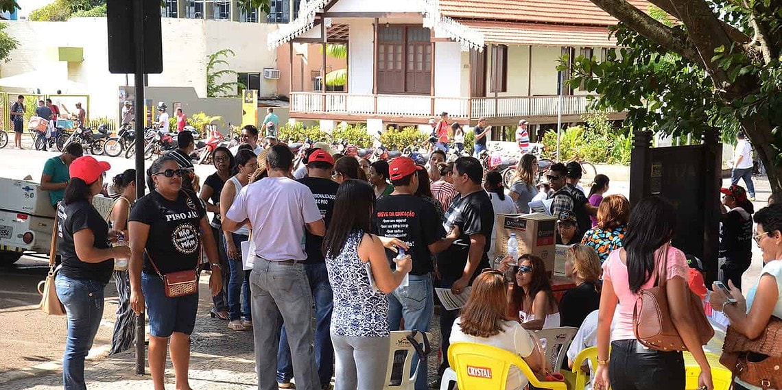 Professores estão em greve deste o dia 17 de junho. (Foto: Odair Leal/ A GAZETA)