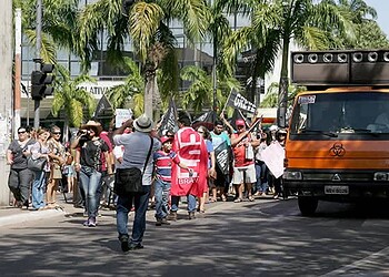 Concentração foi em frente ao Palácio Rio Branco. (Foto: Odair Leal/ A GAZETA)