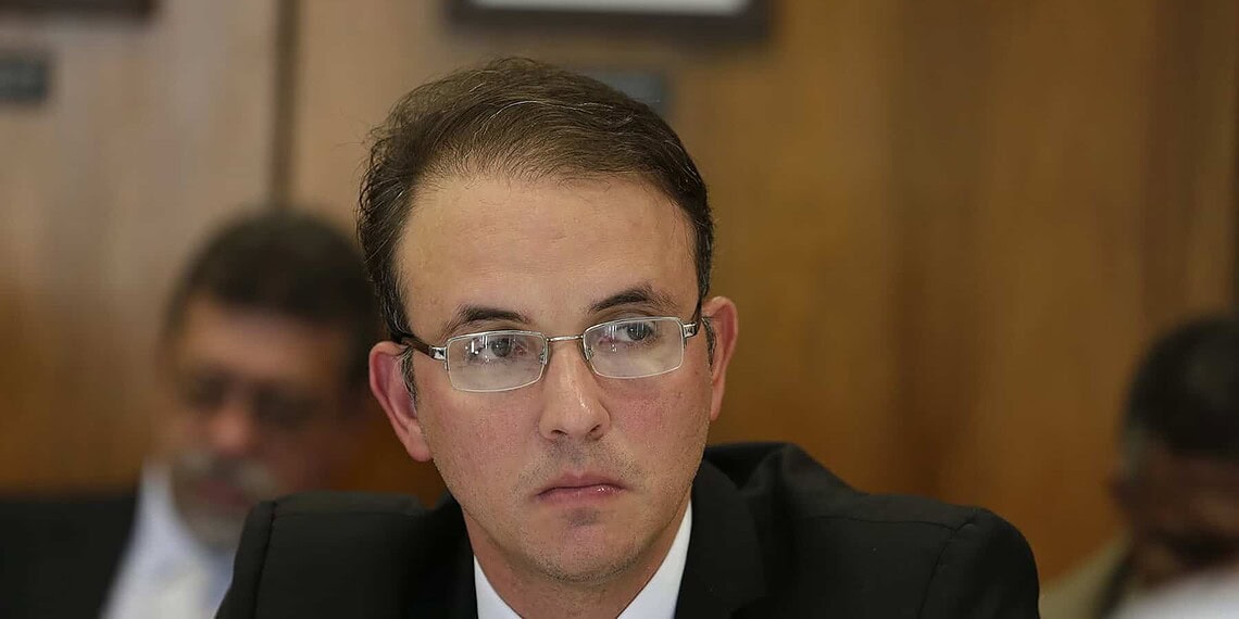 “Estou motivado para continuar trabalhando pelo meu Estado e país”, diz deputado Leo de Brito 1 “Estou motivado para continuar trabalhando pelo meu Estado e país”, diz deputado Leo de Brito