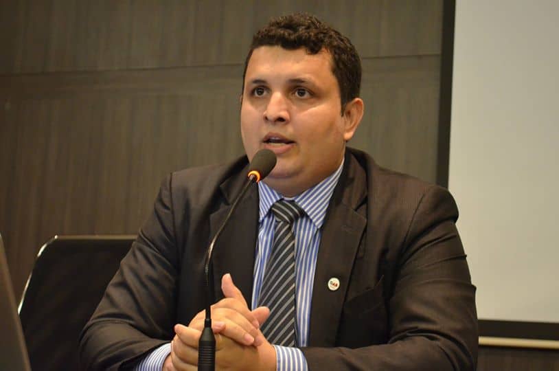 Após aprovação, PEC que reduz a maioridade penal continua dividindo opiniões em Rio Branco 1 Após aprovação, PEC que reduz a maioridade penal continua dividindo opiniões em Rio Branco