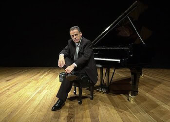 Pianista Miguel Proença apresenta a sétima edição do “Piano Brasil”