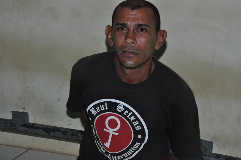 PM flagra homem tentando matar mulher a golpes de faca 3