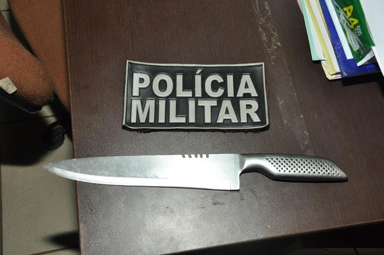 PM flagra homem tentando matar mulher a golpes de faca 4