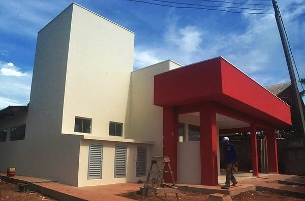 Empresário passa corrente em portão de posto Saúde e vai preso