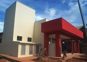 Empresário passa corrente em portão de posto Saúde e vai preso