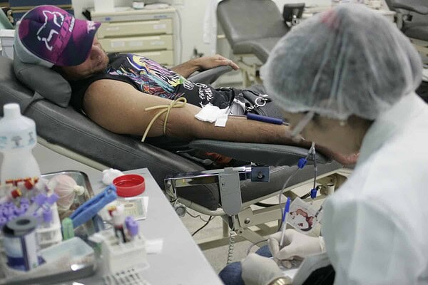 Doadores de sangue e medula óssea terão isenção em concurso público