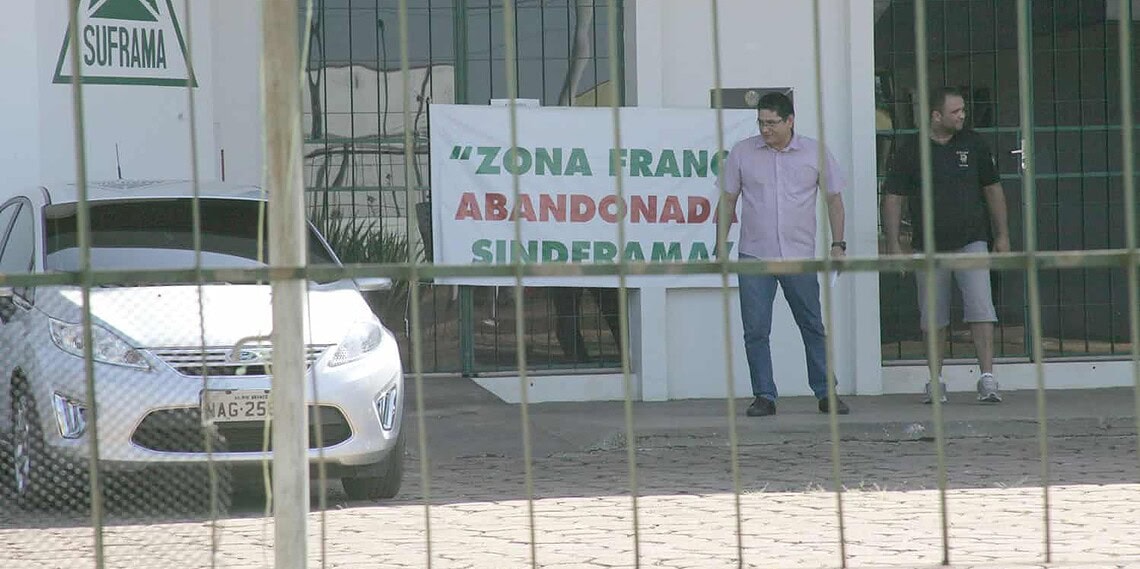 Sem negociações, greve da Suframa continua 1 Sem negociações, greve da Suframa continua