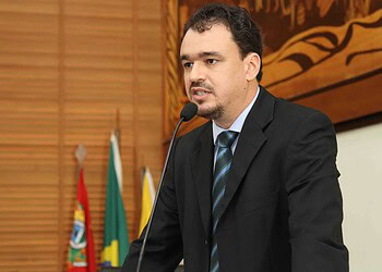 Daniel Zen repudia afirmação de que governo não estaria disposto a negociar com grevistas