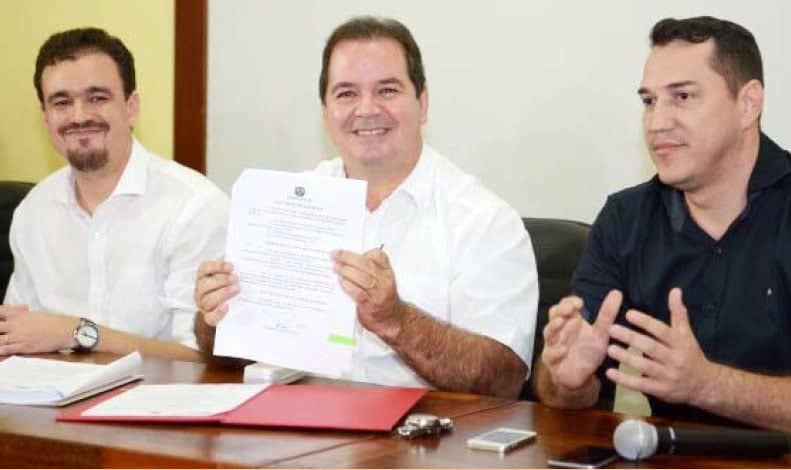 Tião Viana sanciona lei que aprova o Plano Estadual de Educação 1 Governador destacou que o plano garante qualidade da Educação até 2024. (Foto: Secom Acre)