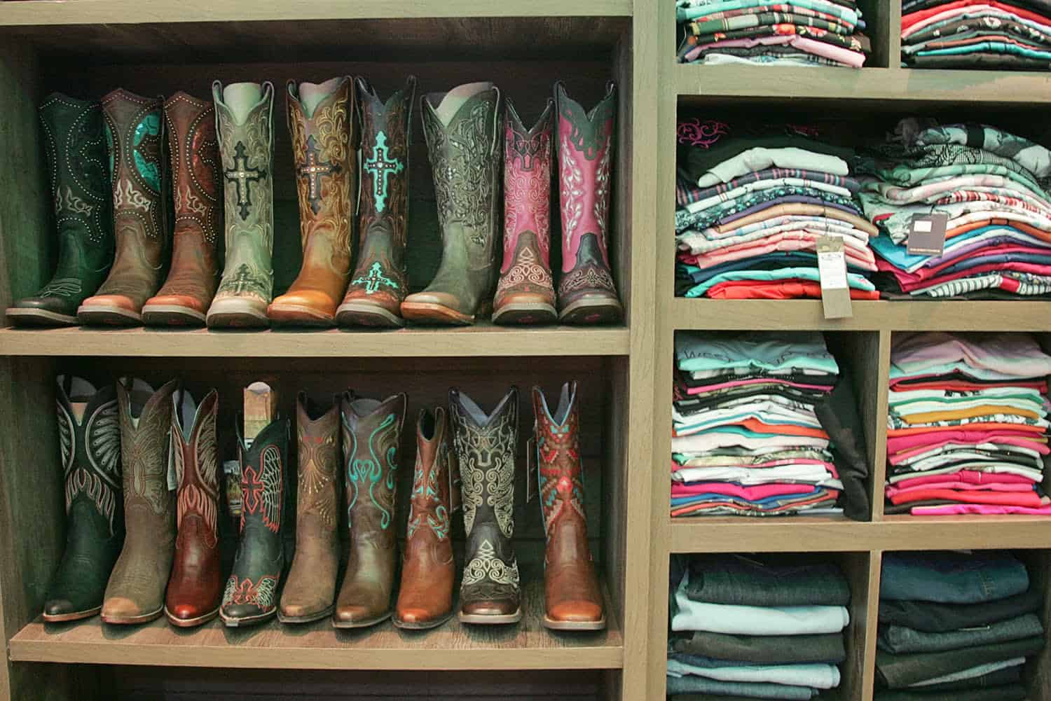 Apesar da expectativa, comércio ainda registra queda nas vendas de artigos country 2 produtos exposição - OL (2)