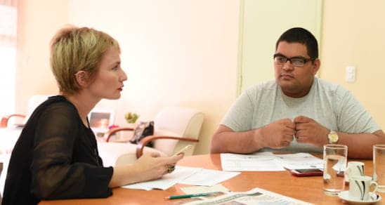 Sinjac lança XV edição do Prêmio José Chalub Leite 2 Presidente do Sinjac em reunião com a secretária de Comunicação. (Foto: Agência Acre)