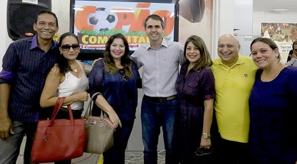 Colunistas sociais com o prefeito Marcus Alexandre no café da manhã de lançamento da terceira edição do Copão Comunitário, o maior campeonato interbairros do Acre, que este ano terá a participação de 132 equipes, 3.400 atletas, com jogos em 11 sedes nas 10 regionais de Rio Branco. O Copão 2015 será lançado neste sábado, 4, às 14h30, no Estádio Arena da Floresta com a presença do ministro dos Esportes, George Hilton.
