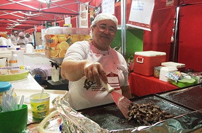 Empreendedora Cristina Pinheiro diz que a feira lhe gerou um lucro de R$ 10 mil. (Foto: Brenna Amancio/ A GAZETA)