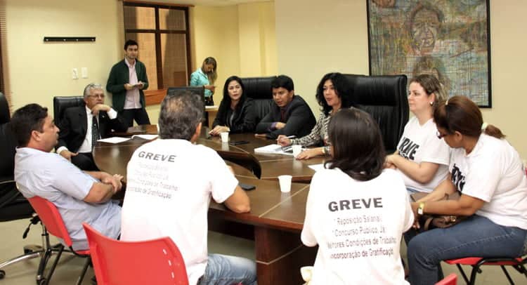 Grevistas pedem apoio dos deputados estaduais. (Foto: Divulgação)