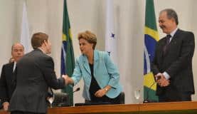Dilma afirma que para ter respeito internacional, Brasil deve aceitar resultado das urnas