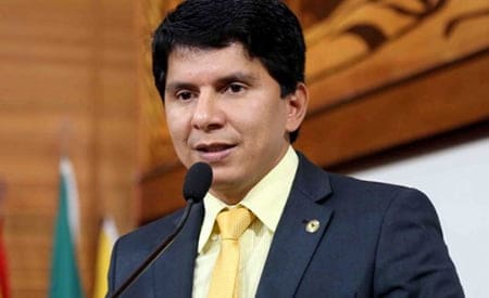 Nenhum acreano doou medula óssea 4 Deputado Jenilson Leite apresentou o Projeto de Lei. (Foto: Agencia Aleac)