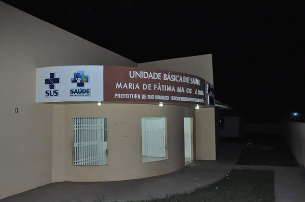 Quatro homens armados invadem posto de Saúde e fazem um arrastão