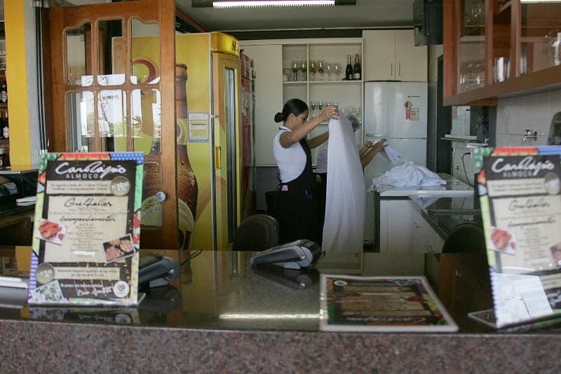 Restaurante Cia do Marisco apostou em apresentações musicais alternativas ao sertanejo para atrair público. (Foto: Odair Leal/ A GAZETA)