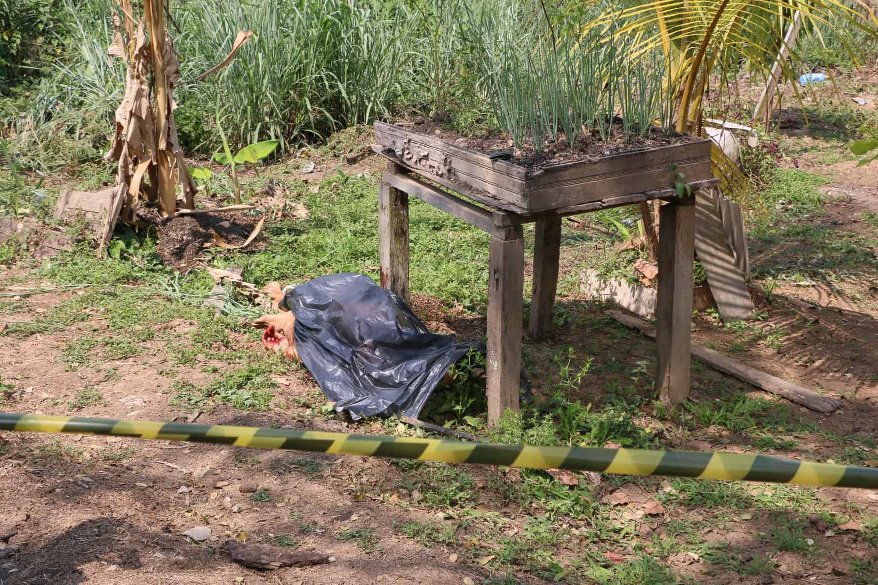 Homem é assassino a golpes de faca na Invasão do Altamira 2 2 - morto (3)