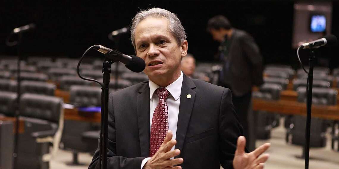 Angelim cobra na Câmara que obras na pista do aeroporto não sejam apenas paliativas