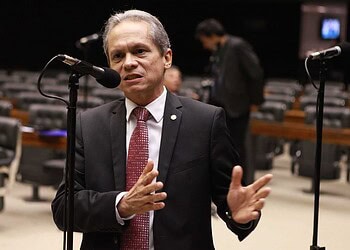 Angelim cobra na Câmara que obras na pista do aeroporto não sejam apenas paliativas