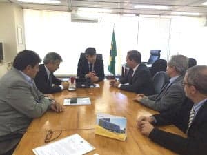 Tião Viana e Governo Federal agendam recuperação da BR-364 2 Governador se reuniu com representantes do Dnit em Brasília. (Foto: Cedida)