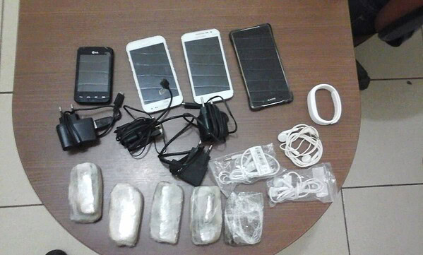 Agente penitenciário é preso com drogas dentro de presídio