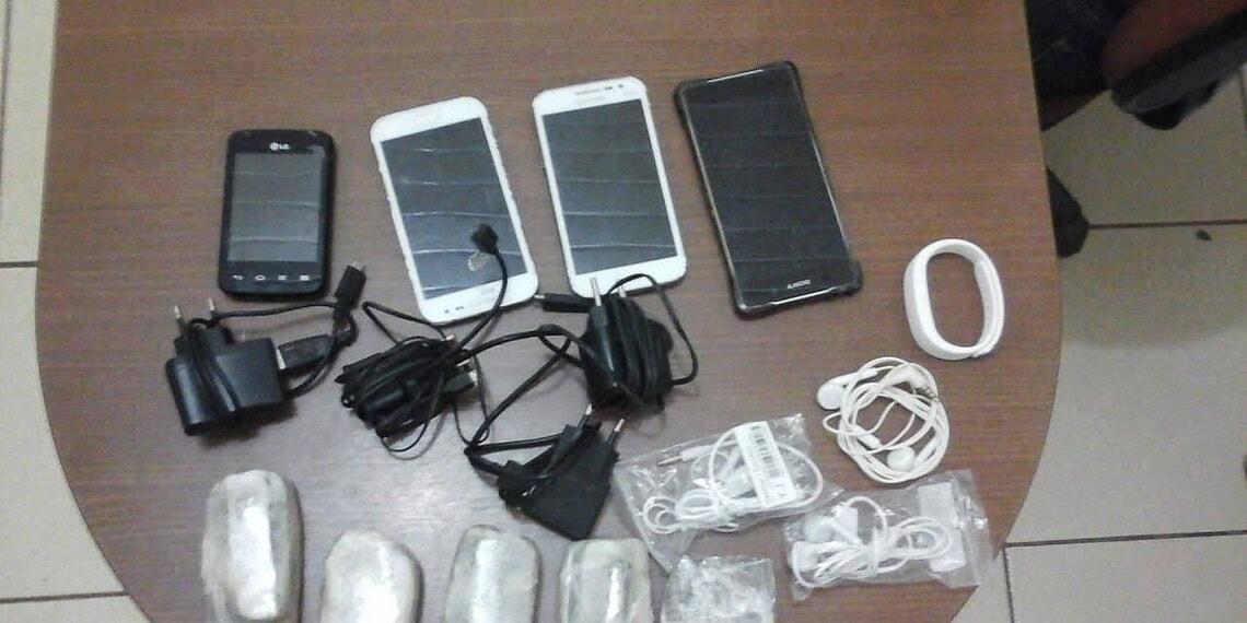 Agente penitenciário é preso com drogas dentro de presídio