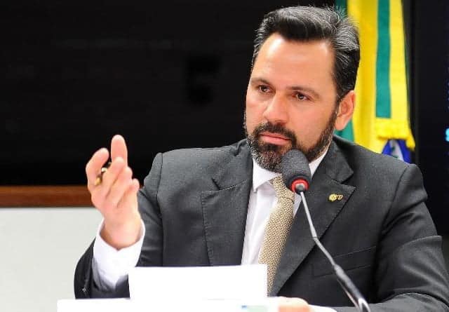 “Uma nação mais transparente e menos corrupta só através da educação e família”, diz Alan Rick 1 Alan Rick garantiu que não sairá candidato a prefeito. (Foto: Divulgação)