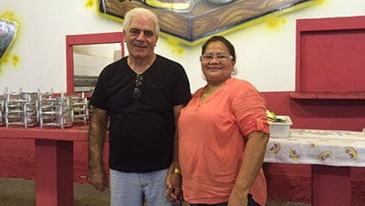 Artur e Osmarina trabalham na Expoacre desde 1975. (Foto: Brenna Amancio/ A GAZETA)