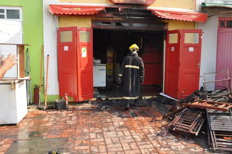 Choperia no Mercado Velho teve 70% do espaço queimado em incêndio na manhã desta segunda 3 CHOPPERIA MERCADO VELHO - FOTO CEDIDA 4