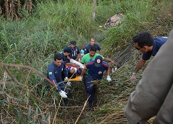 Capotamento na estrada do Aeroporto fere seis pessoas da mesma família