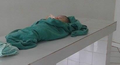 Criança de cinco meses é morta pela a própria mãe ao ser espancada e jogada contra a parede