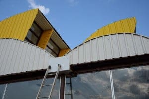 Detalhes estruturais adaptam o prédio ao meio ambiente . (Foto: Felipe Freire / Seop)