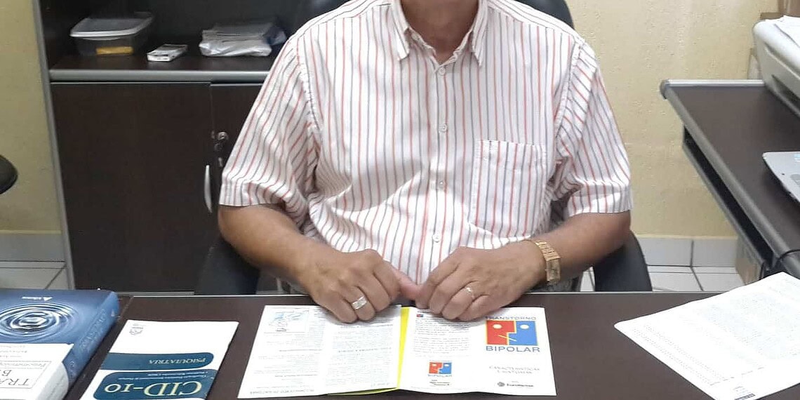 O psiquiatra Paulino aponta dois extremos da bipolaridade: a euforia e a depressão. (Foto: Bruna Melo/ A GAZETA)