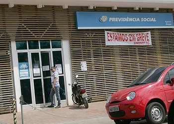 Após mais de um mês em greve, segurados são os mais prejudicados