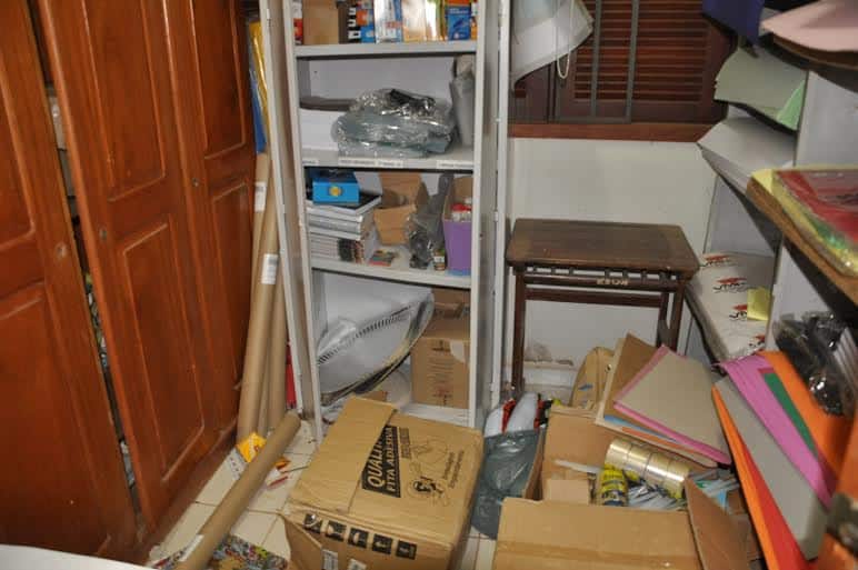 Ladrões arrombam escola, furtam equipamentos e destroem alimentos 3 Ladrões arrombam Escola furtam equipamentos destroem alimentos e defecam em salas de aula 2