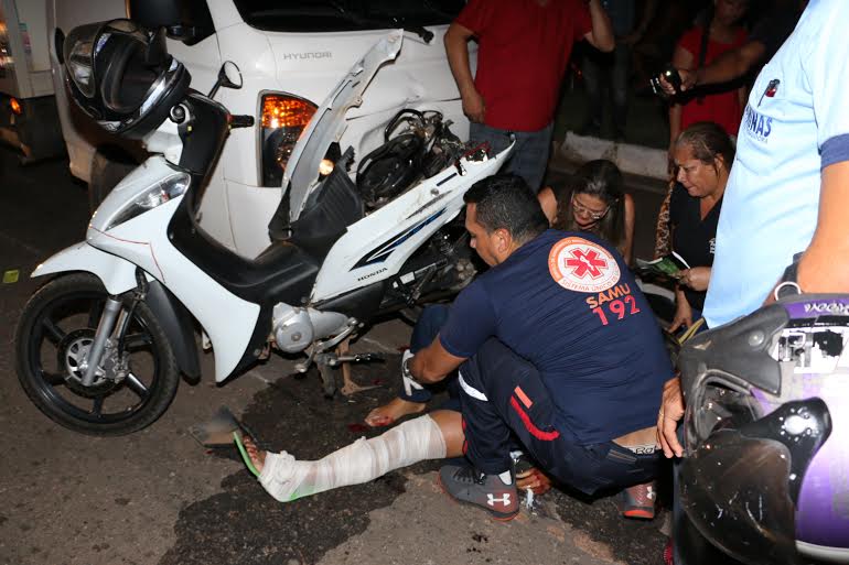 Motorista de caminhão avança semáforo e atropela motociclista 2 Motorista de caminhão avança semáforo e atropela motociclista