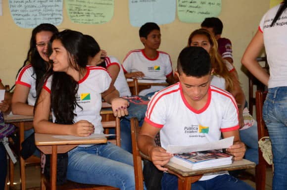 Escolas da rede pública do Acre retornam às aulas nesta segunda
