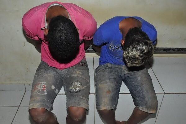 Polícia prende dois homens acusados de roubar celulares