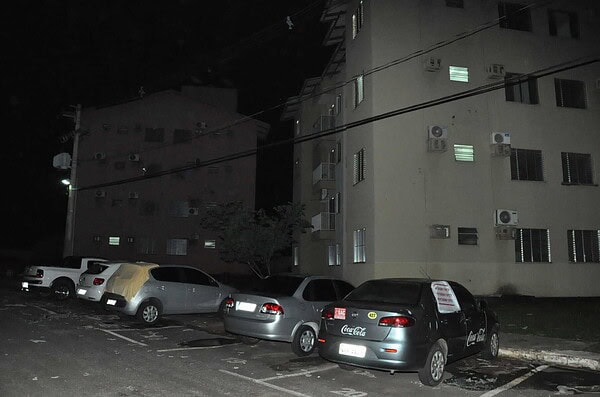 Temporal atinge cerca de nove prédios e destrói mais de seis carros em Rio Branco