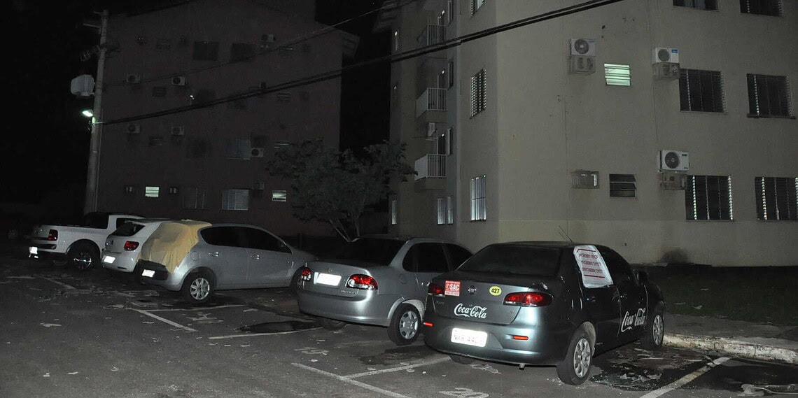 Temporal atinge cerca de nove prédios e destrói mais de seis carros em Rio Branco 1 Temporal atinge cerca de nove prédios e destrói mais de seis carros em Rio Branco