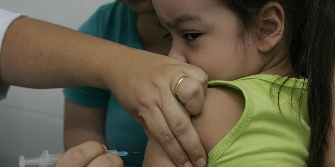 Sábado é dia de vacinar as crianças contra paralisia infantil 1 Sábado é dia de vacinar as crianças contra paralisia infantil