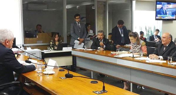 Senador sugere audiência pública para tratar sobre preços de transporte aéreo na Amazônia