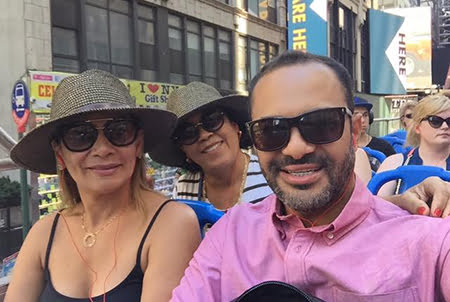 Rizomar, Márcia Abreu e Fernanda Aragão badalando pela Times Square  em Nova York 