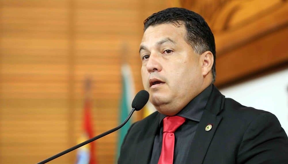 Eber Machado destaca aumento na conta de luz dos moradores da Cidade do Povo