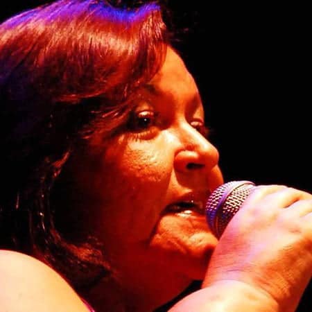SHOW - Hoje tem o vozeirão da diva Verônica Padrão, no show Toadas Amazônicas, às 20h, no Teatro de Arena do SESC.  Ela arrasa sempre gente, ótima pedida.